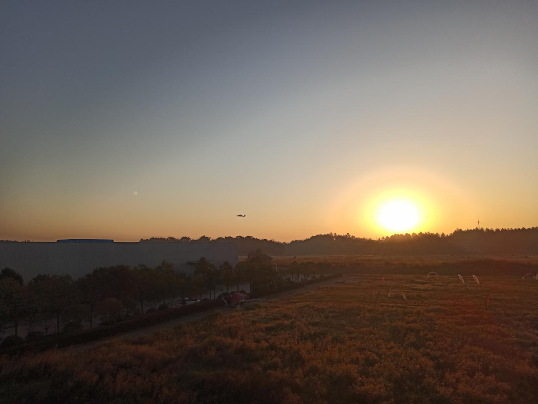直飞客户机。。。。ETOU乐投航空立异中国轻型运动飞机交付方法