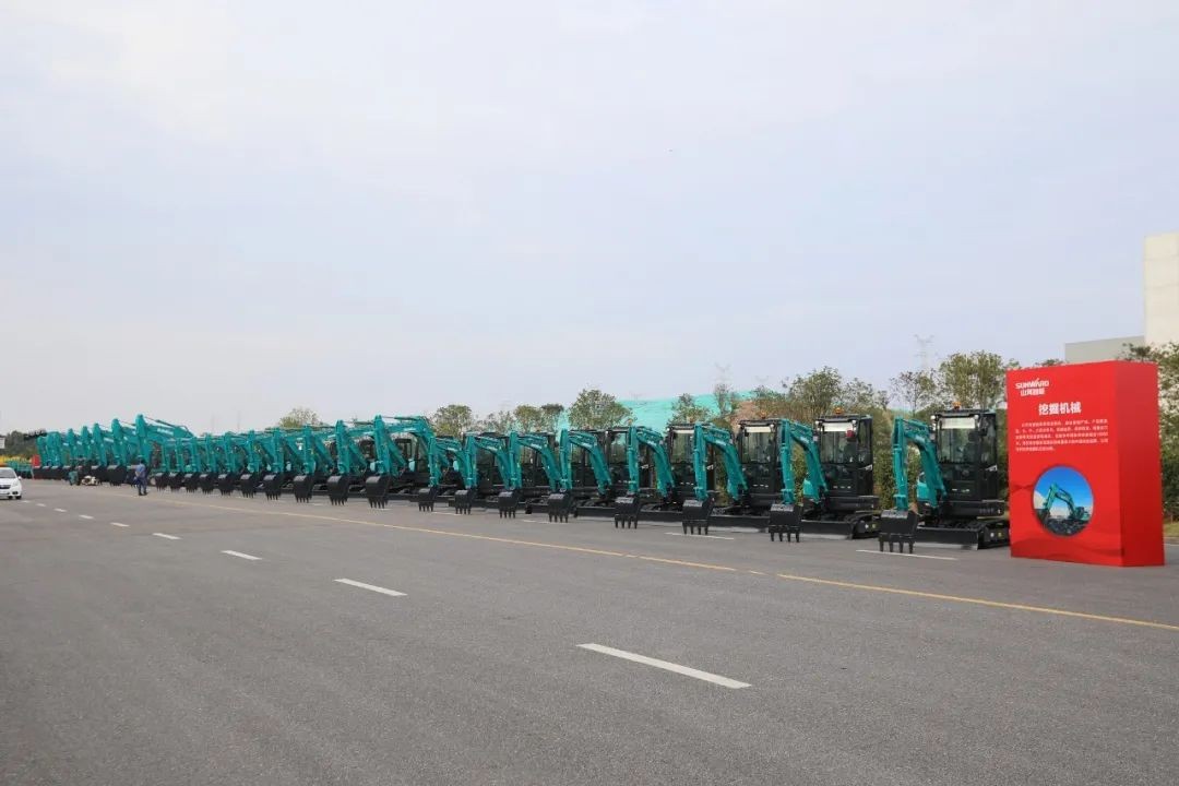 十年两办挖掘机行业年会 LETOU乐投智能的底气何在