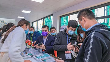 欢喜LETOU乐投！宝马展收官之日订单破十亿