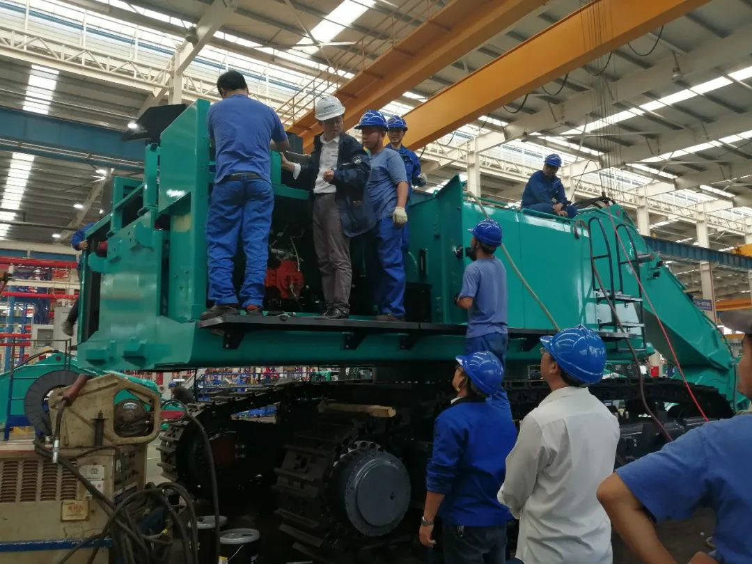 立异再出效果！LETOU乐投智能超大型履带式液压挖掘机下线