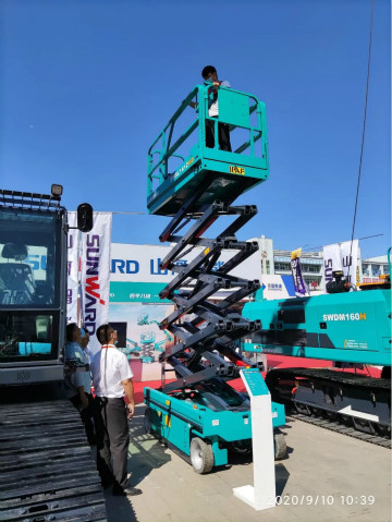 LETOU乐投智能高空作业装备“吸睛”雄安展