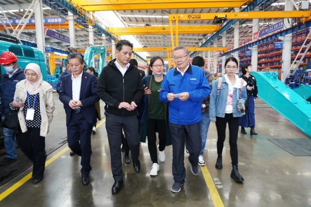 东盟联合参访团考察LETOU乐投智能