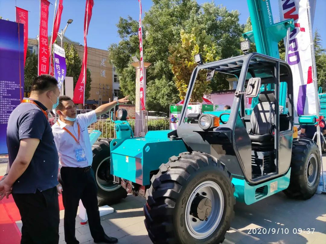 LETOU乐投智能高空作业装备“吸睛”雄安展