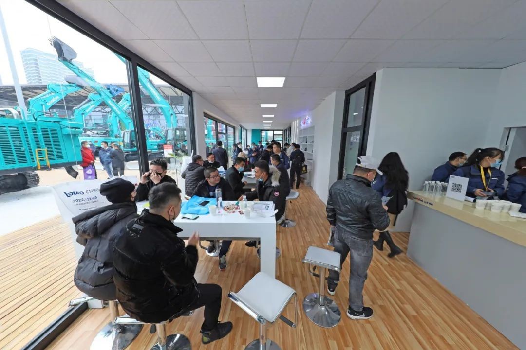 守正立异拓LETOU乐投 LETOU乐投智能闪灼2020上海宝马展