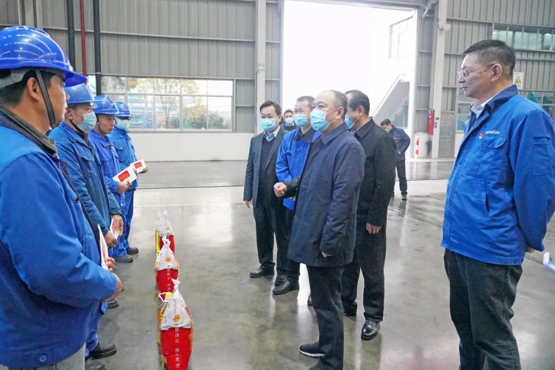 张庆红慰问LETOU乐投智能难题党员