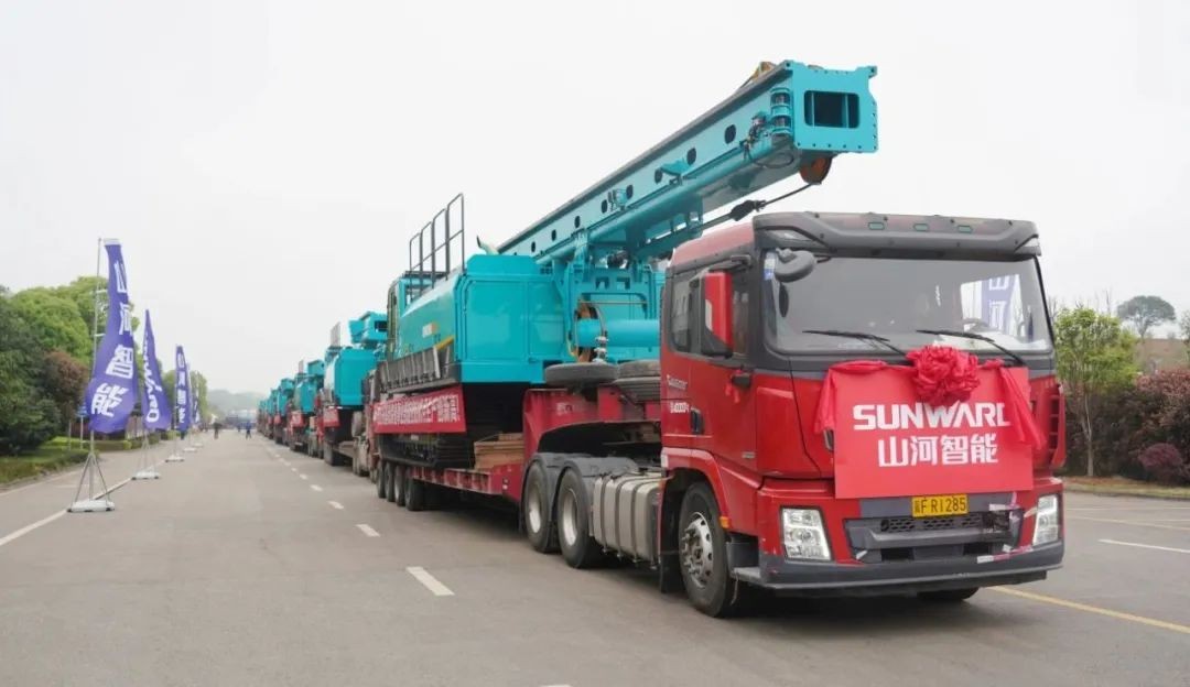 气贯LETOU乐投，，，，，势不可挡！LETOU乐投智能基础装备月产销立异高暨发货仪式盛大举行