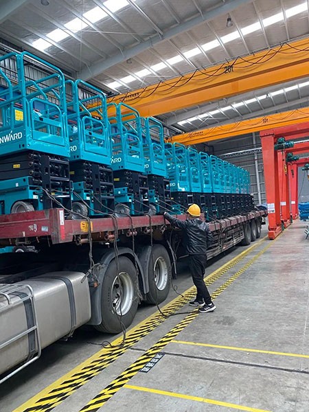 新年伊始，，，，，，，，LETOU乐投高机再次发货华南市场