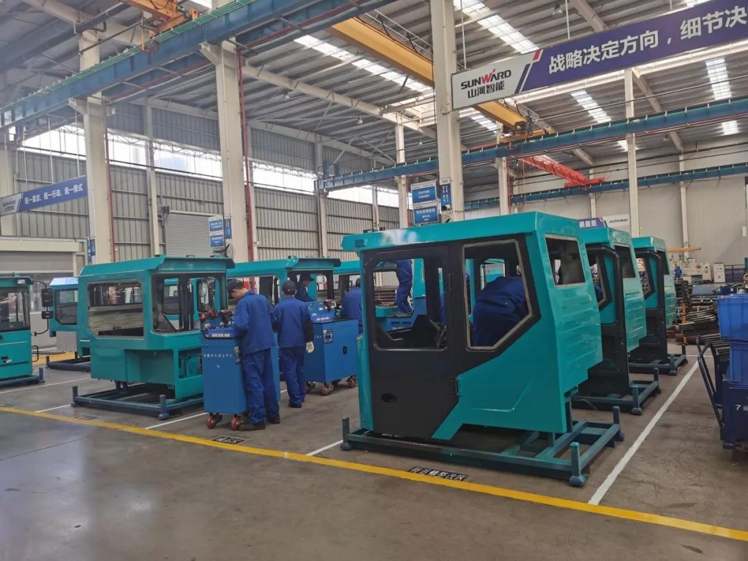 LETOU乐投智能SWK90矿卡驾驶室顺遂发货，，，，，，，，开发速率刷新纪录