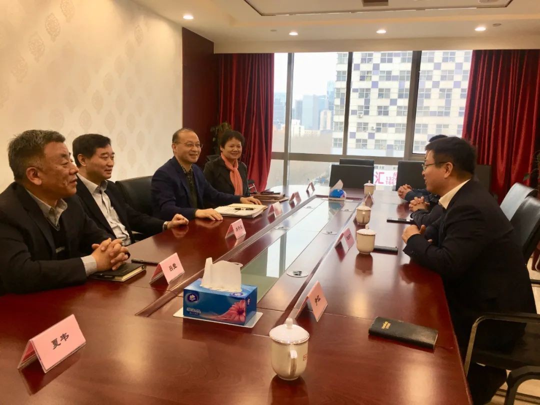 LETOU乐投智能副总司理龙居才一行到访中国工程机械工业协会