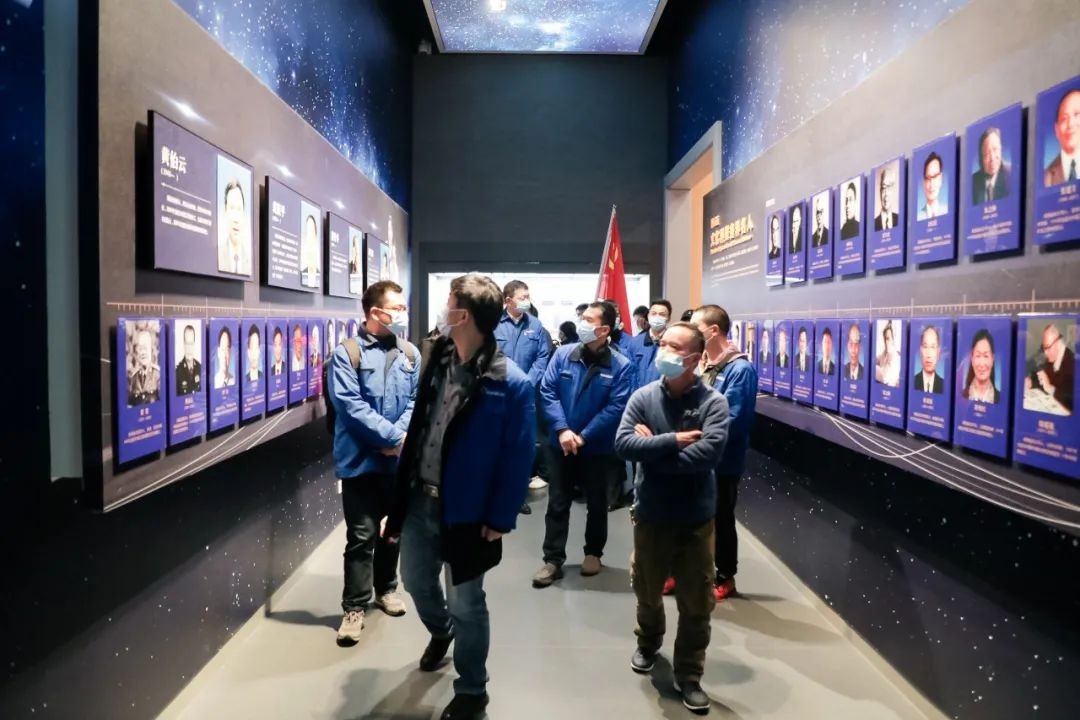 觅红色历史 践初心使命——LETOU乐投智能全体党员赴长沙党史馆开展主题党日活动