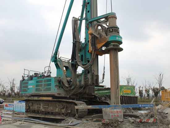 天下第一条智慧高速，，，为何认准LETOU乐投智能旋挖钻机施工？？？？