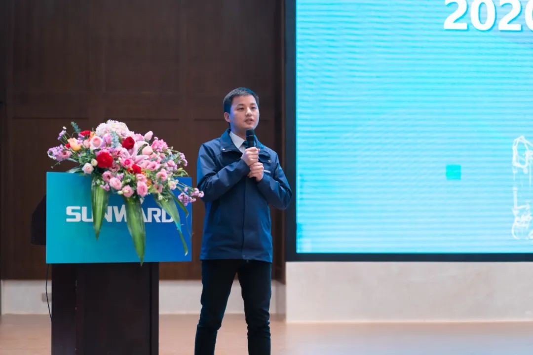 同心克难再腾飞，，，，，，，，携手同心冲万台——2021LETOU乐投智能挖掘机经销商年会圆满召开