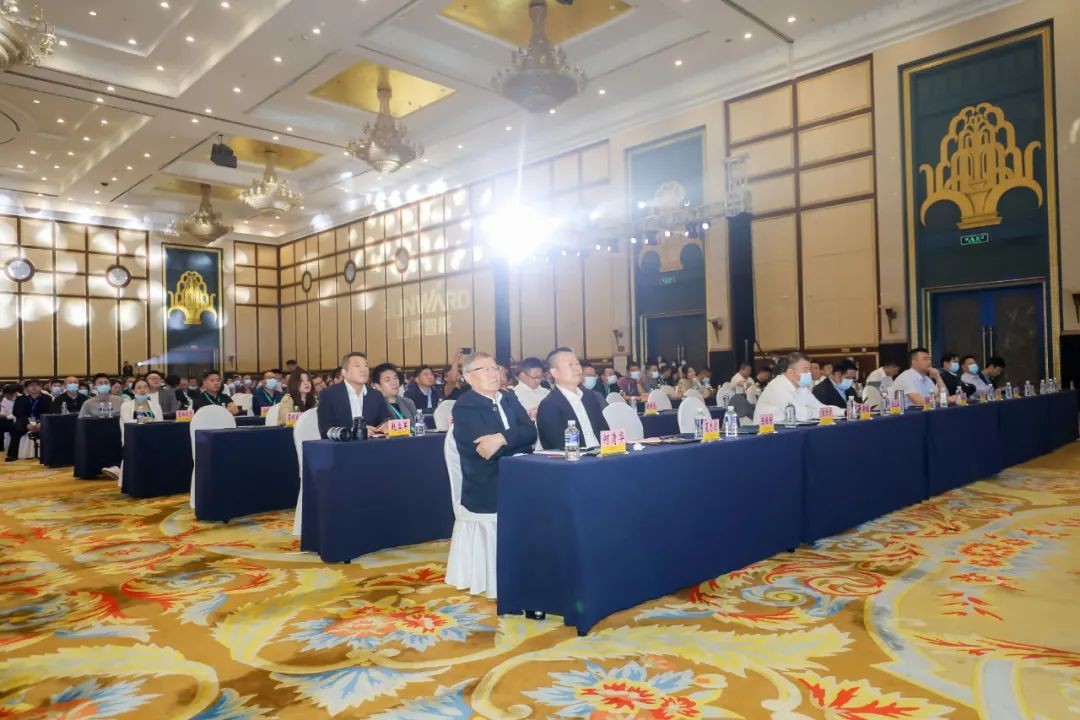 “爆品”出击！LETOU乐投智能客户交流会签约超8亿元