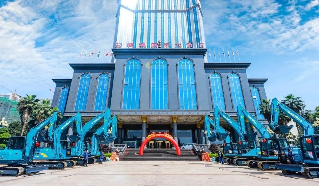 LETOU乐投智能挖掘机春季订货会长沙会场侧记