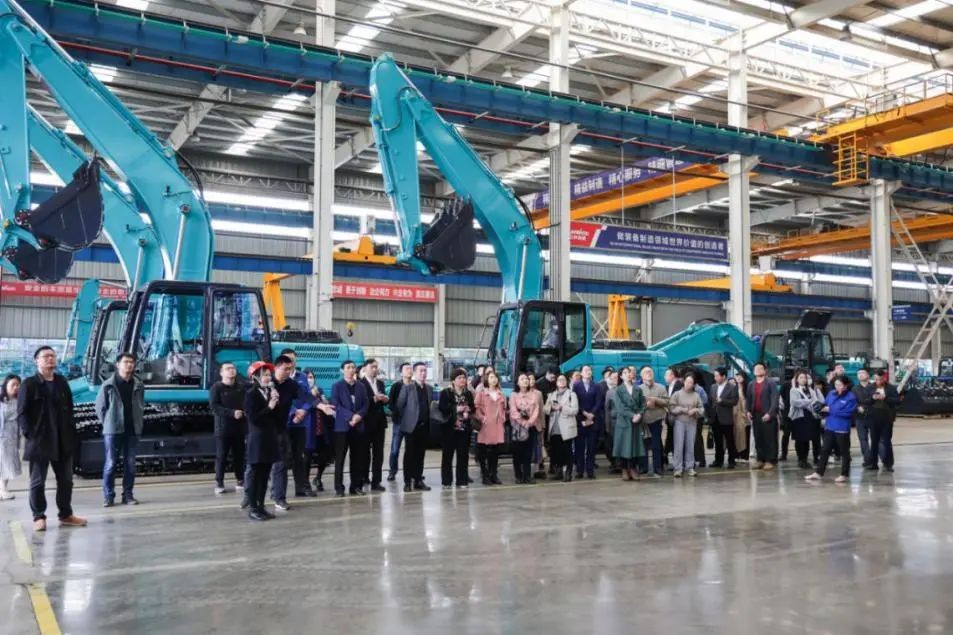 民主党派湖南省委机关青工委团队一行考察LETOU乐投智能