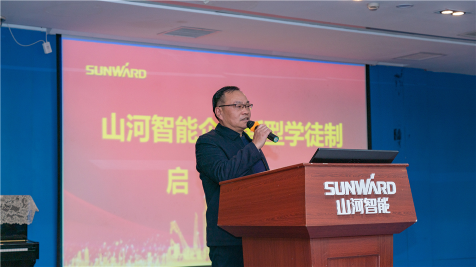 校企携手，，，，，，，让“新型学徒”生长为“现代工匠”