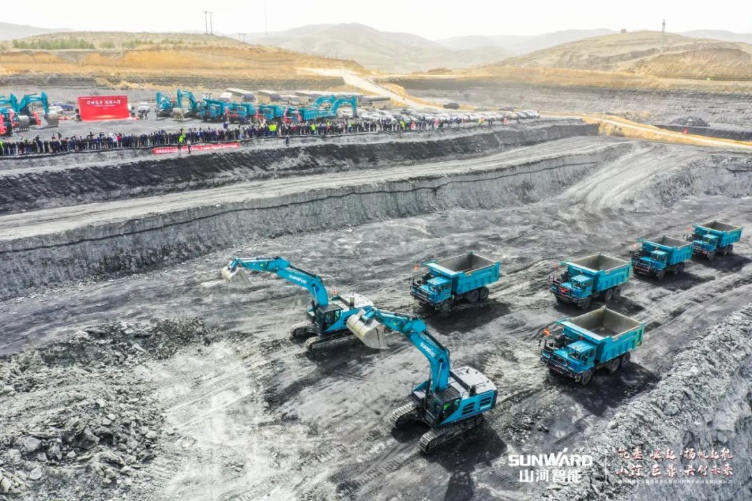 “矿”世能手，，，，，，，齐聚LETOU乐投智能挖掘机操作手挑战赛