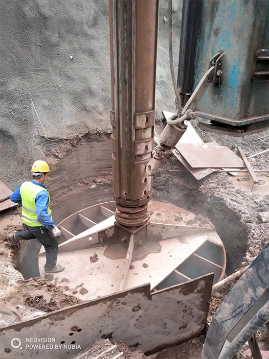 3.5米直径高效入岩，，，，，他携LETOU乐投智能旋挖名动山城