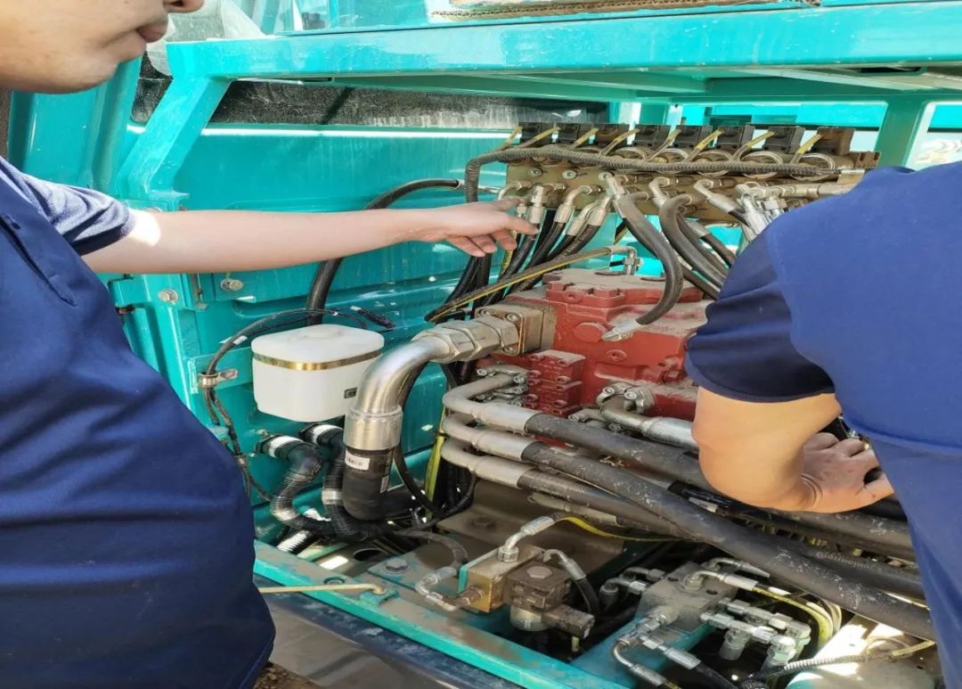 茫茫大西北，，，浓浓LETOU乐投情！LETOU乐投智能全球效劳万里行走进西北