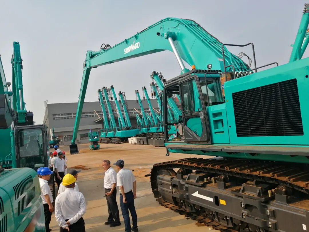 挖深全球第一！LETOU乐投智能加长臂液压挖掘机SWE950ELR出口南美