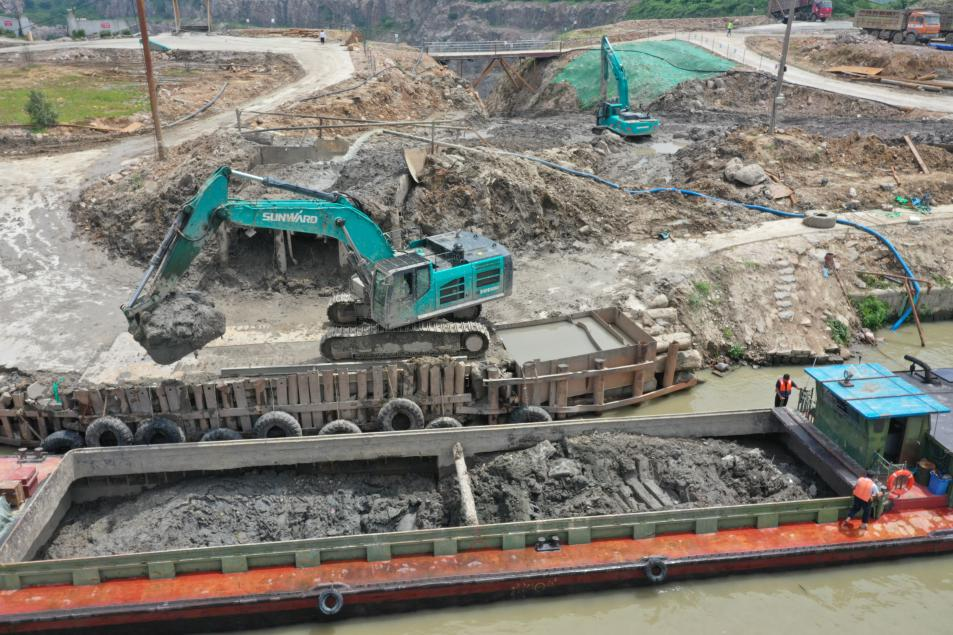 初心源地，，，，LETOU乐投智能挖掘机实力大显 | 百年风华筑漂亮LETOU乐投（1）