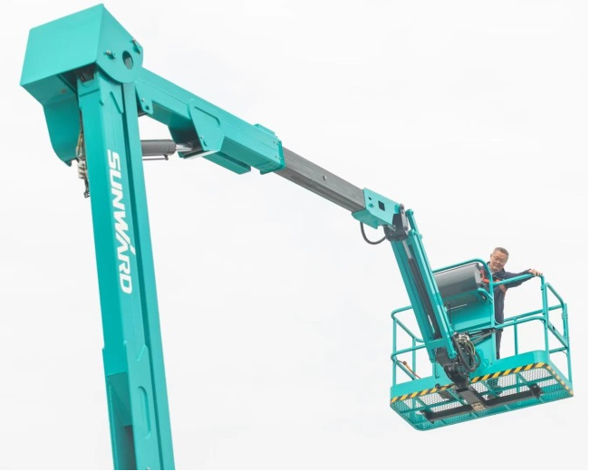 匠心打造！LETOU乐投智能曲臂式高空作业平台正式投放市场