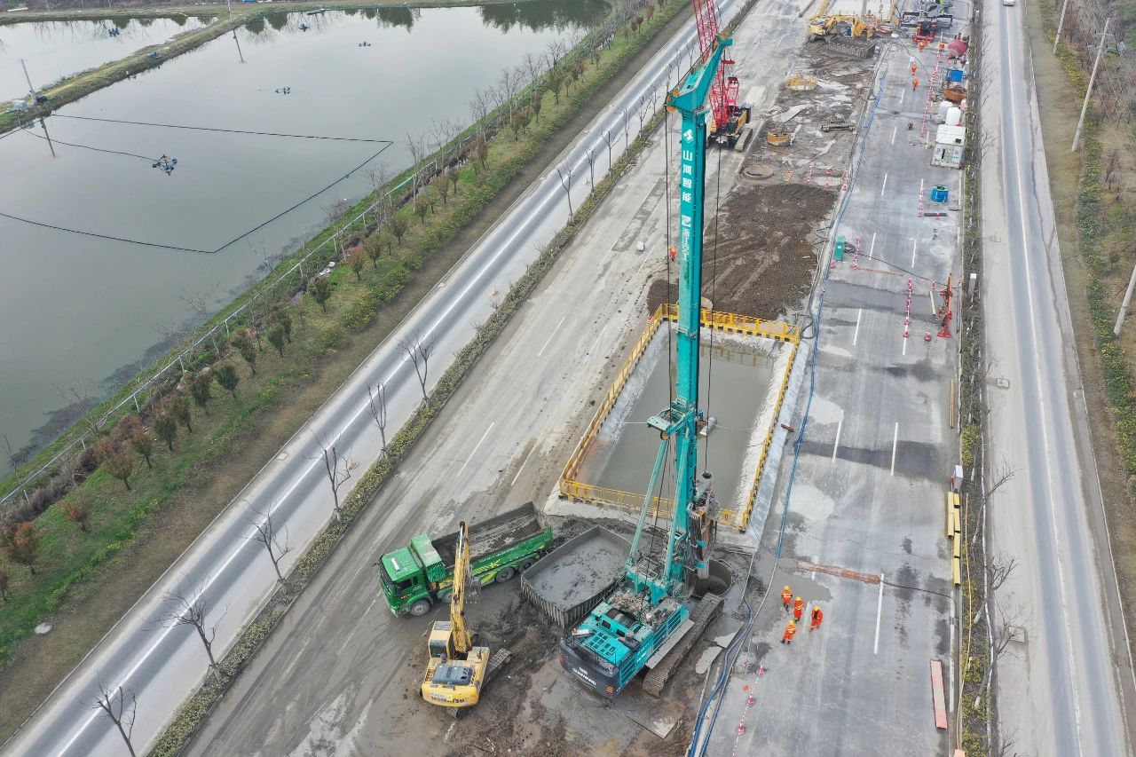 征战天下首条智慧高速，，，，LETOU乐投智能旋挖钻机凭什么？？？