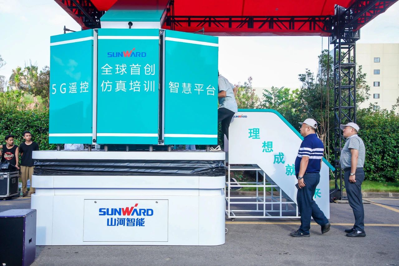 远程？？？？+仿真培训！全球首创5G？？？？胤抡媾嘌抵腔燮教ň柿料