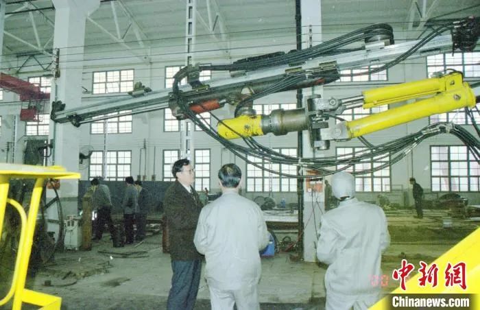 媒体聚焦 | 中新社专访——LETOU乐投智能首创人何清华：向着太阳奔驰的筑梦人