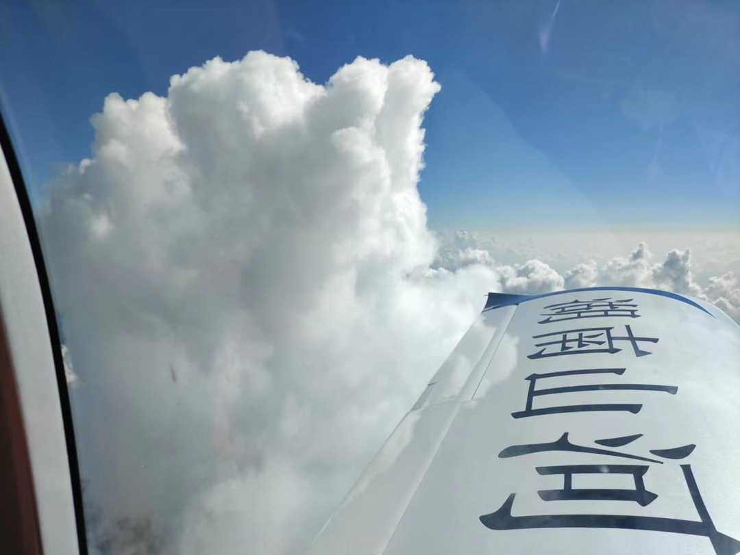 4小时，，，720公里，，，LETOU乐投阿若拉飞到珠海在第13届中国航展等你