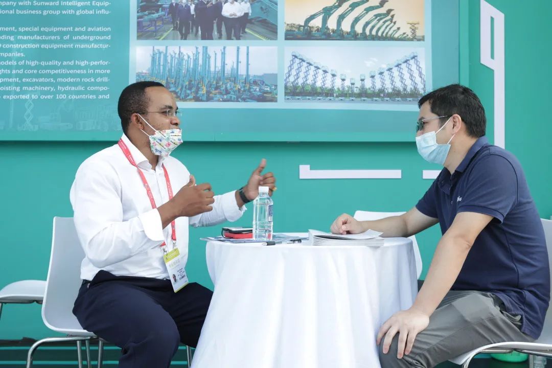 亮相中非经贸展览会！LETOU乐投智能尽展工程机械国产品牌魅力