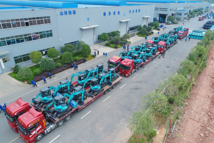 助力祖国西南地区建设！LETOU乐投智能海内首批SWE60UF无尾挖掘机批量交付