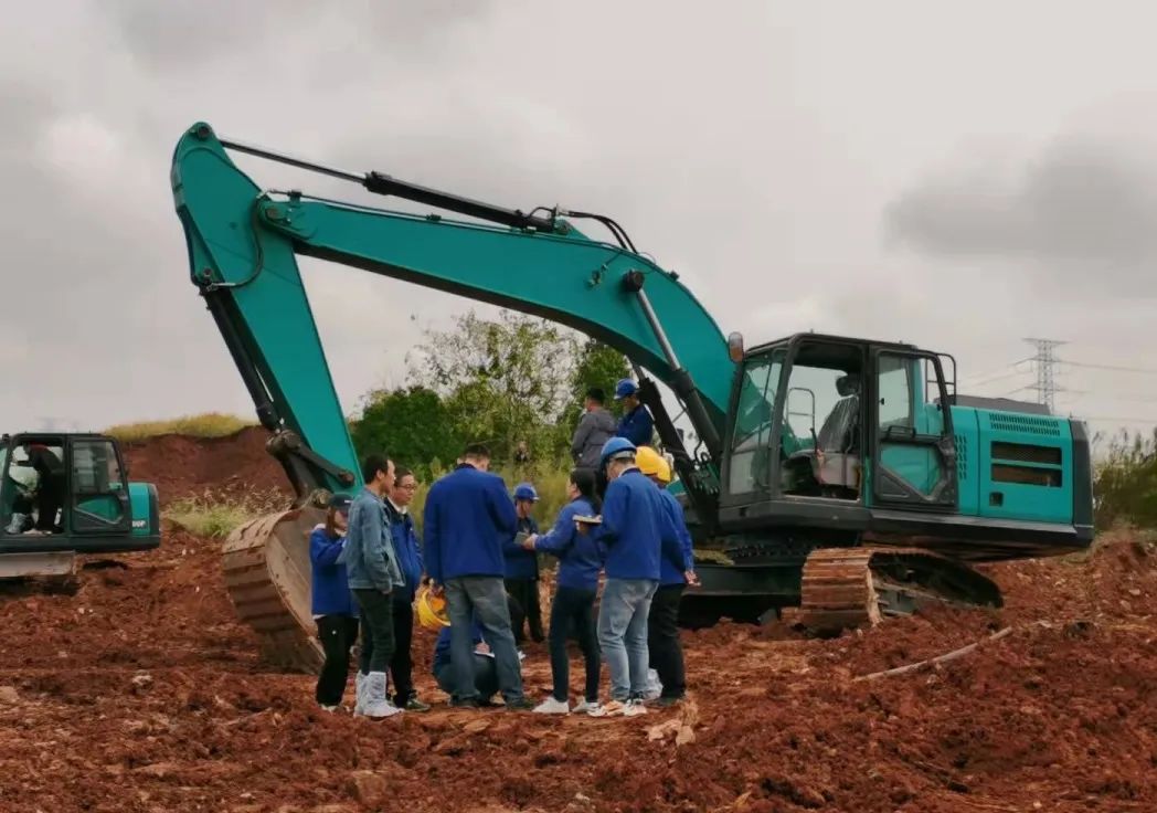 一起来“找茬”！10位“超等体验官”试驾LETOU乐投智能最新“F系列”挖掘机