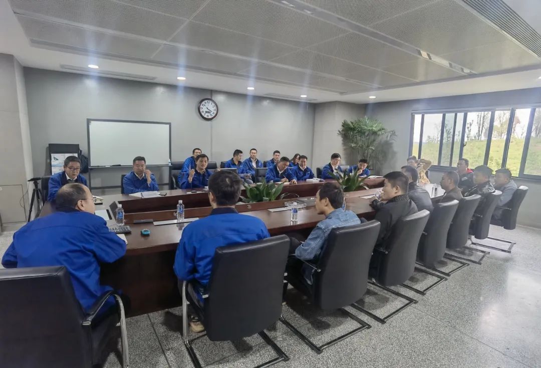 一起来“找茬”！10位“超等体验官”试驾LETOU乐投智能最新“F系列”挖掘机