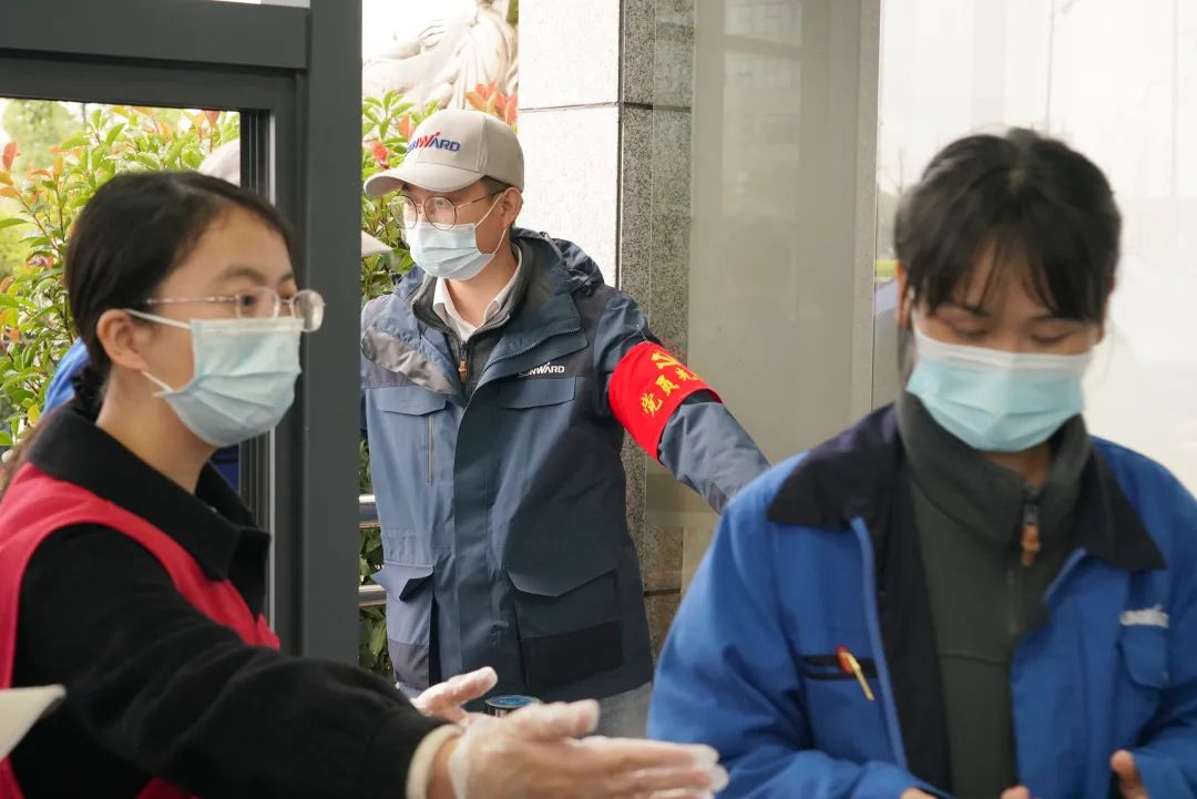 采样完成率近100%！LETOU乐投智能第一时间开展全员核酸检测，，，，，包管清静生产