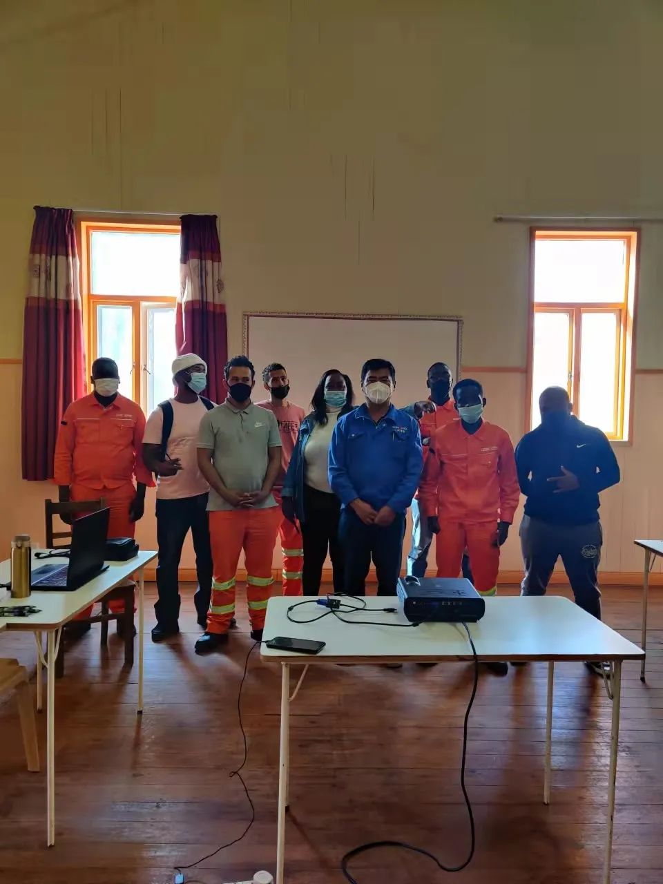 疫情当下，，，，逆行非洲——LETOU乐投智能凿岩装备团队外洋效劳纪实