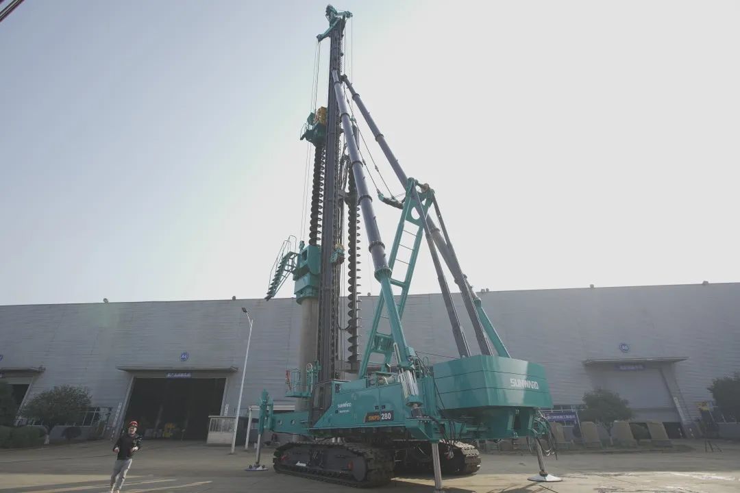 植桩奇兵！LETOU乐投智能开启大直径预制桩施工全新探索实践