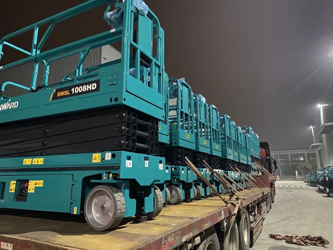 创下单日最高发货量纪录！LETOU乐投高机装备集中发货