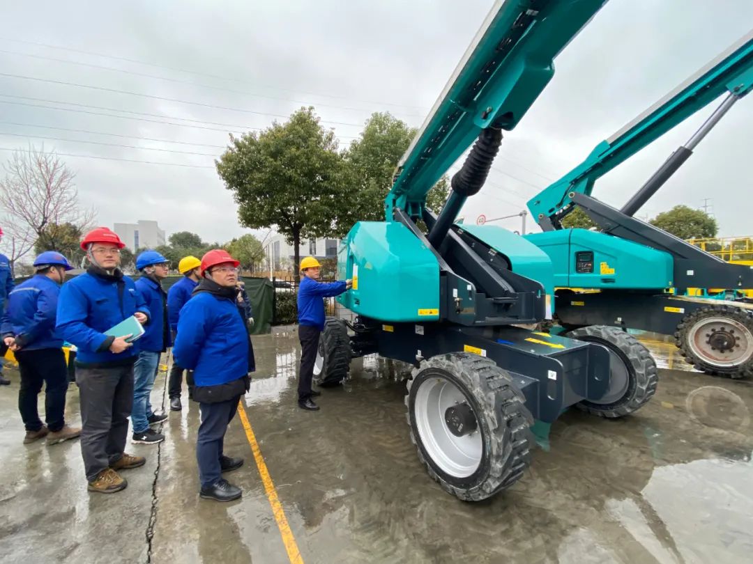 勇闯蓝海！LETOU乐投智能两款臂式高空作业平台正式“出道”