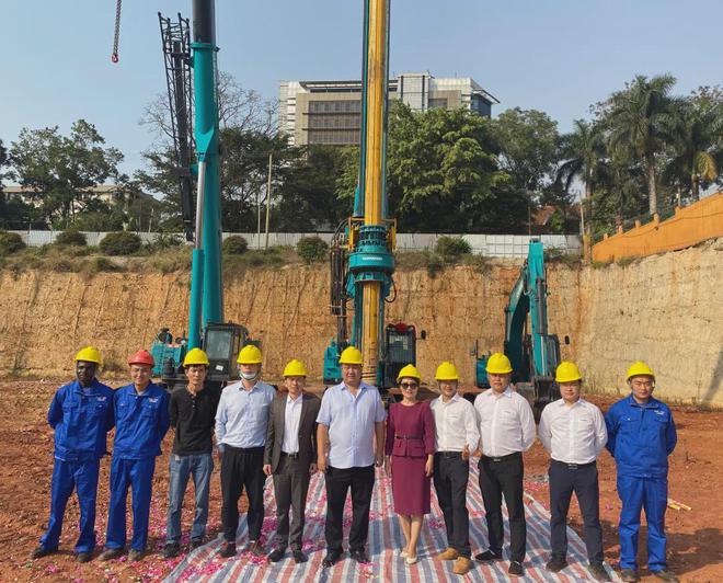 助力乌干达第一住宅高楼建设！LETOU乐投智能再次出征非洲市场