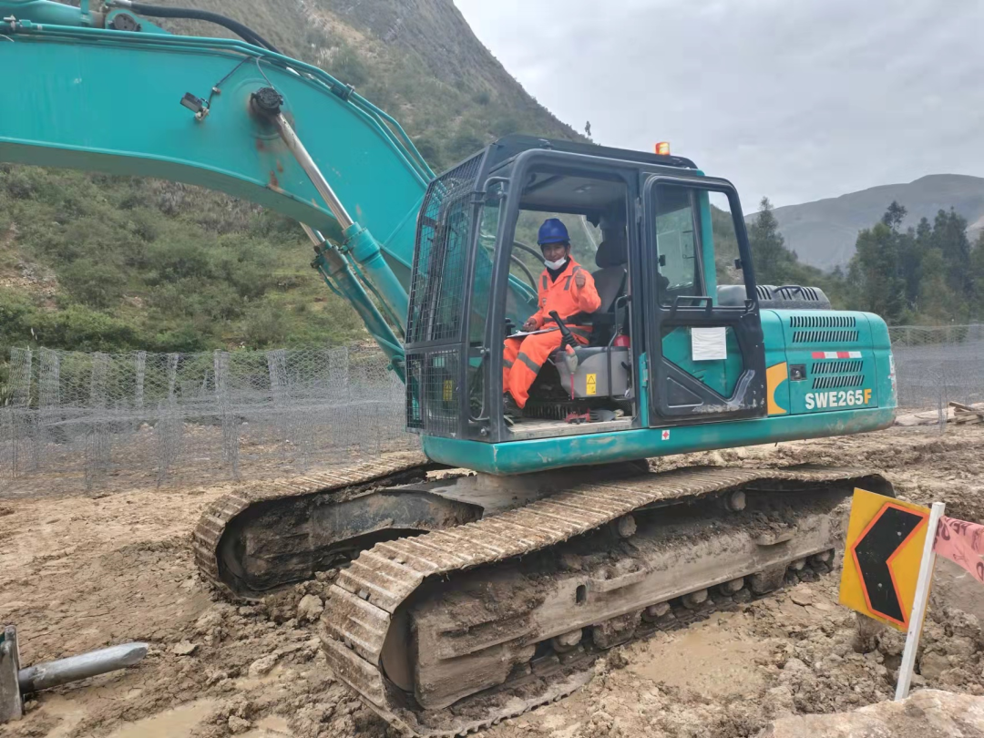 挑战天下第二高山脉！LETOU乐投智能装备助力秘鲁安第斯国家公路项目建设