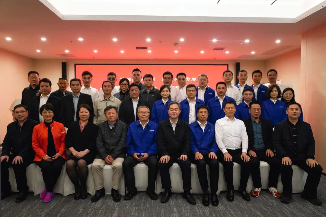 抱团出海，，，，，携手共赢！何清华带队赴湖南异地商会联合会造访交流