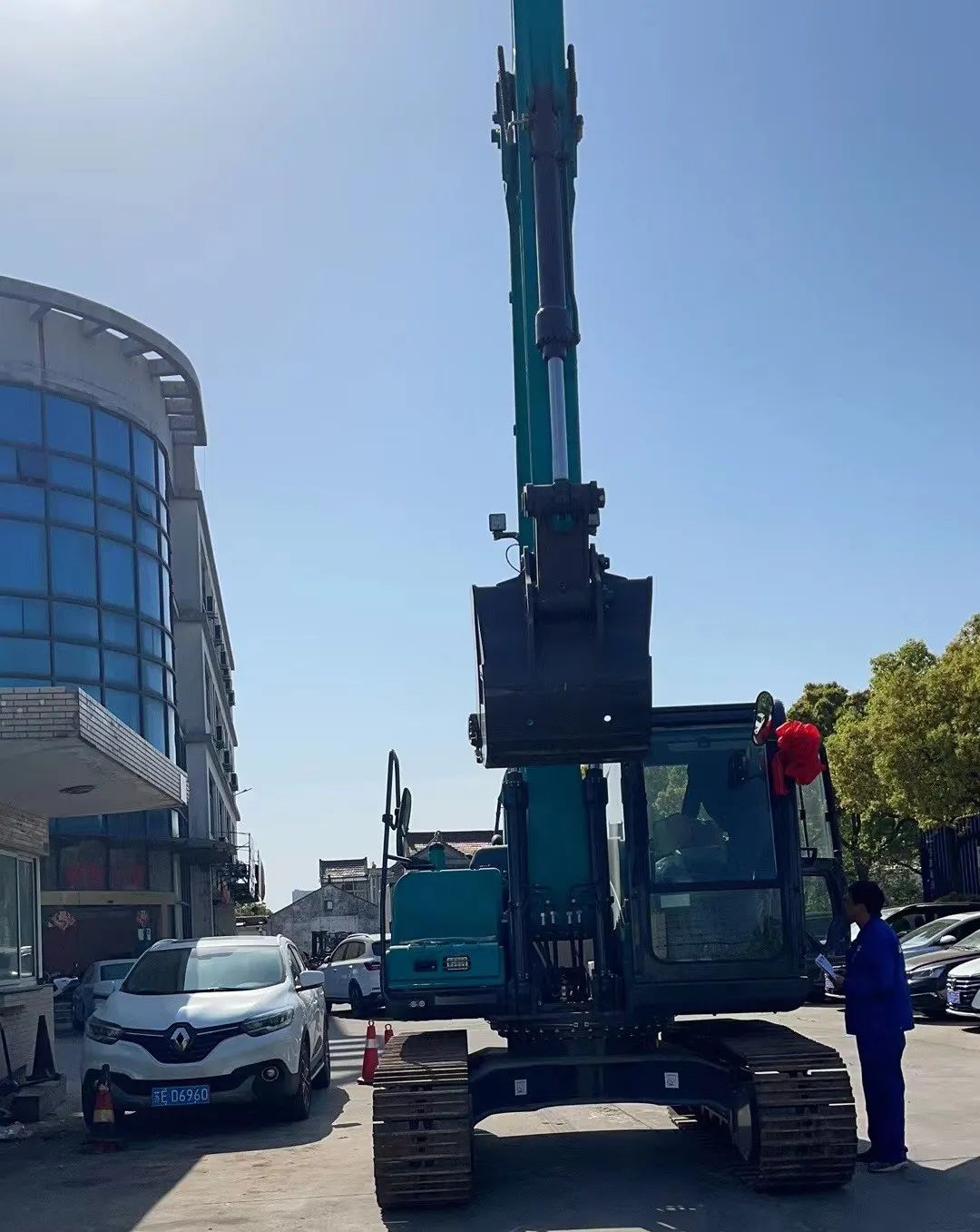 防疫、交机两手抓！LETOU乐投智能挖掘机顺遂交付获好评