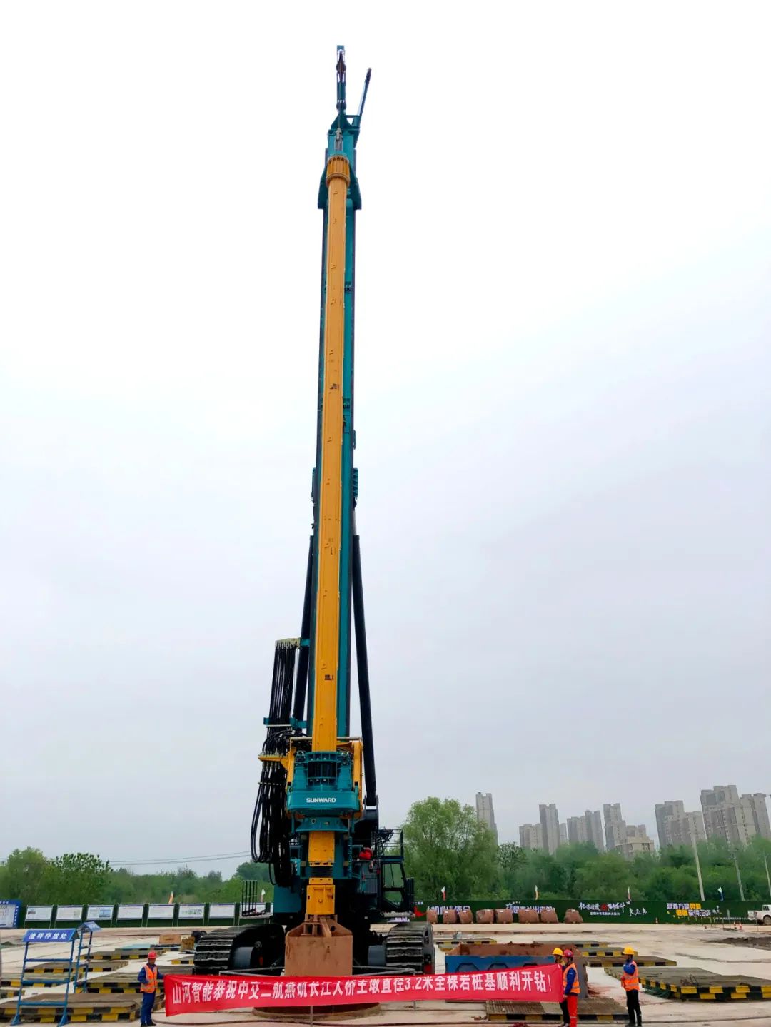 再啃“硬骨头”！LETOU乐投智能“超等桩备”助建燕矶长江大桥