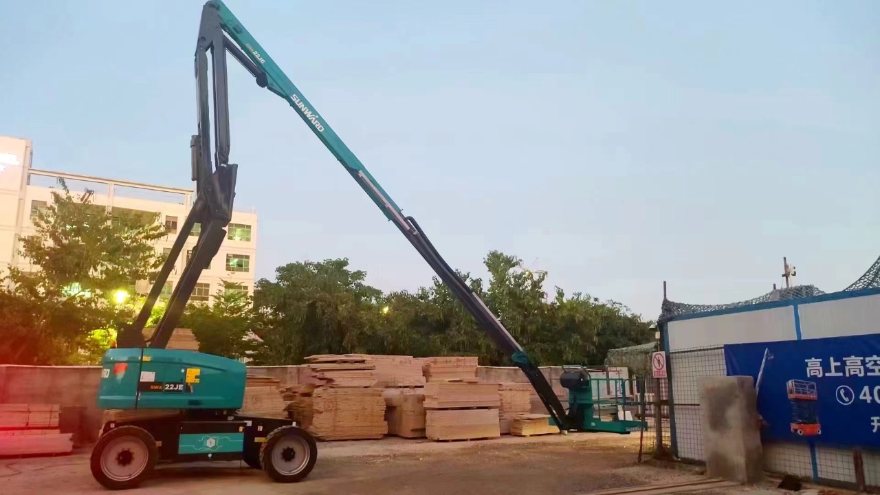 正式“上岗”！LETOU乐投智能首台电动曲臂式高空作业平台入驻华南市场