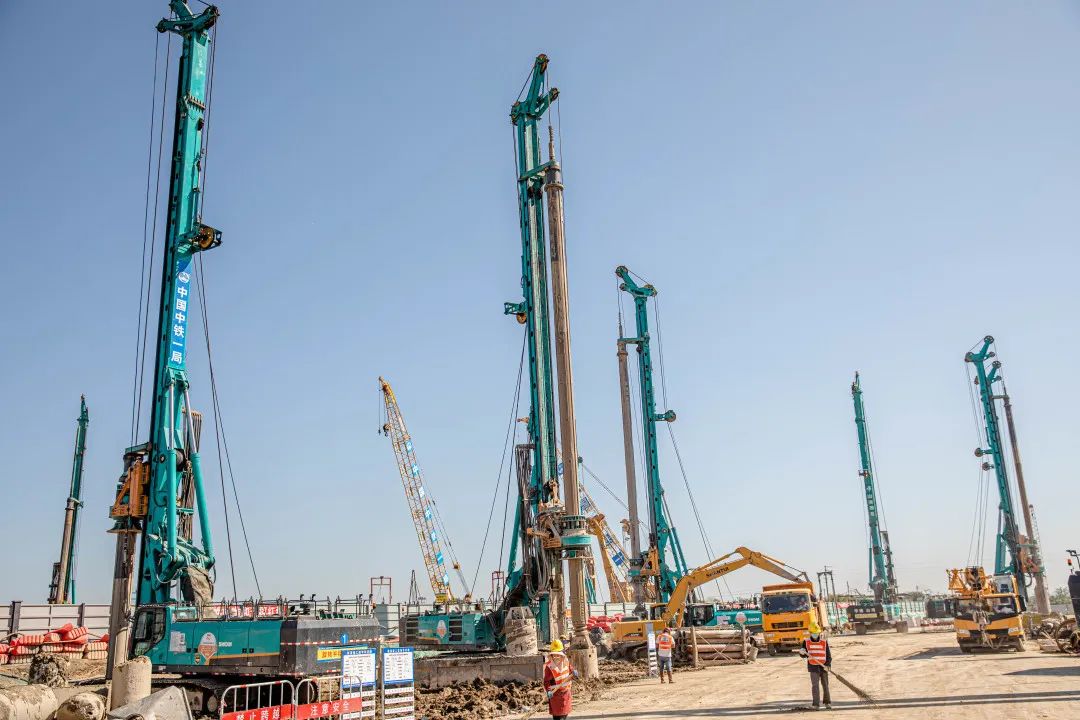 “LETOU乐投绿”再现大湾区！LETOU乐投智能旋挖钻机组团助建广州白云机场项目