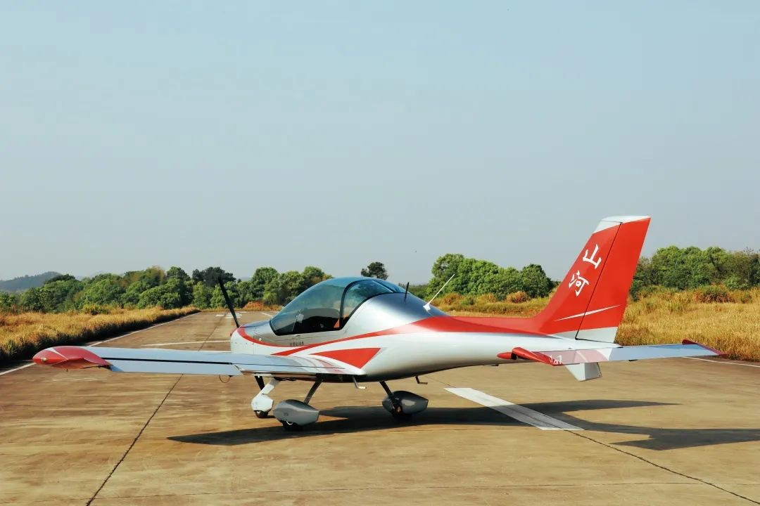 图集 | 阿若拉穿“鲨”衣，，，，，尚有更多套装为天空添彩！