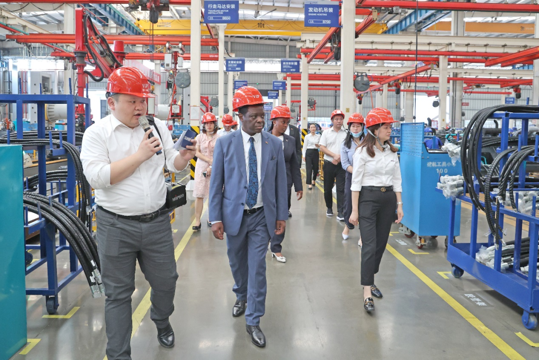 马拉维大使一行考察LETOU乐投智能