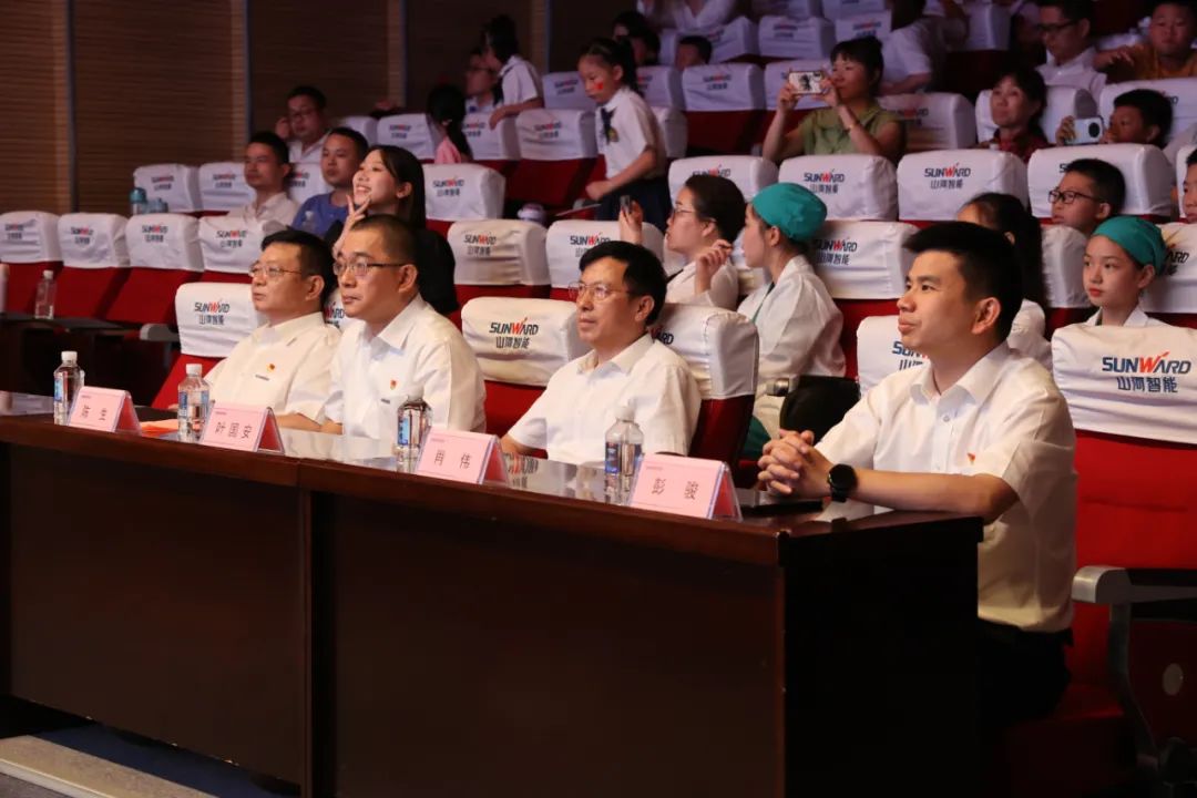 缤纷“暑”假，，，，，不负所“托”！LETOU乐投智能职工子女暑期托管班结业啦