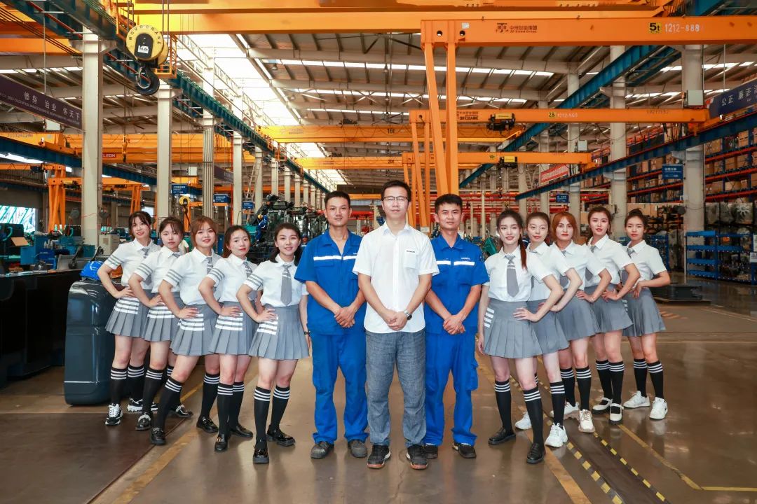 又酷又辣又炫！LETOU乐投智能第二届挖机废物来了